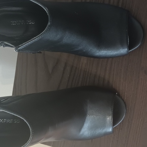 Express - Picture 7 of 7